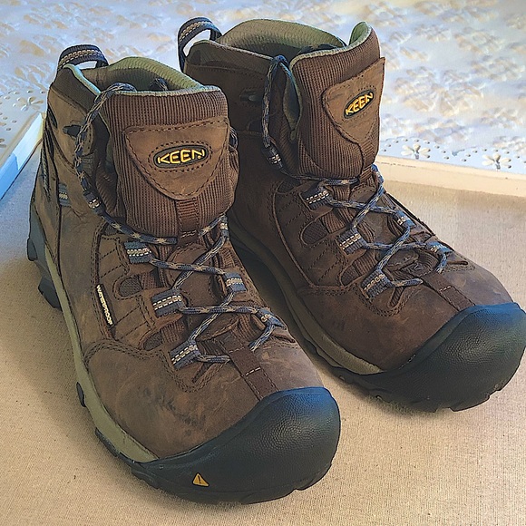 Keen Woman’s Targhee Waterproof Hiking Boots. Mid Height. Woman’s Size 10 - Picture 1 of 11